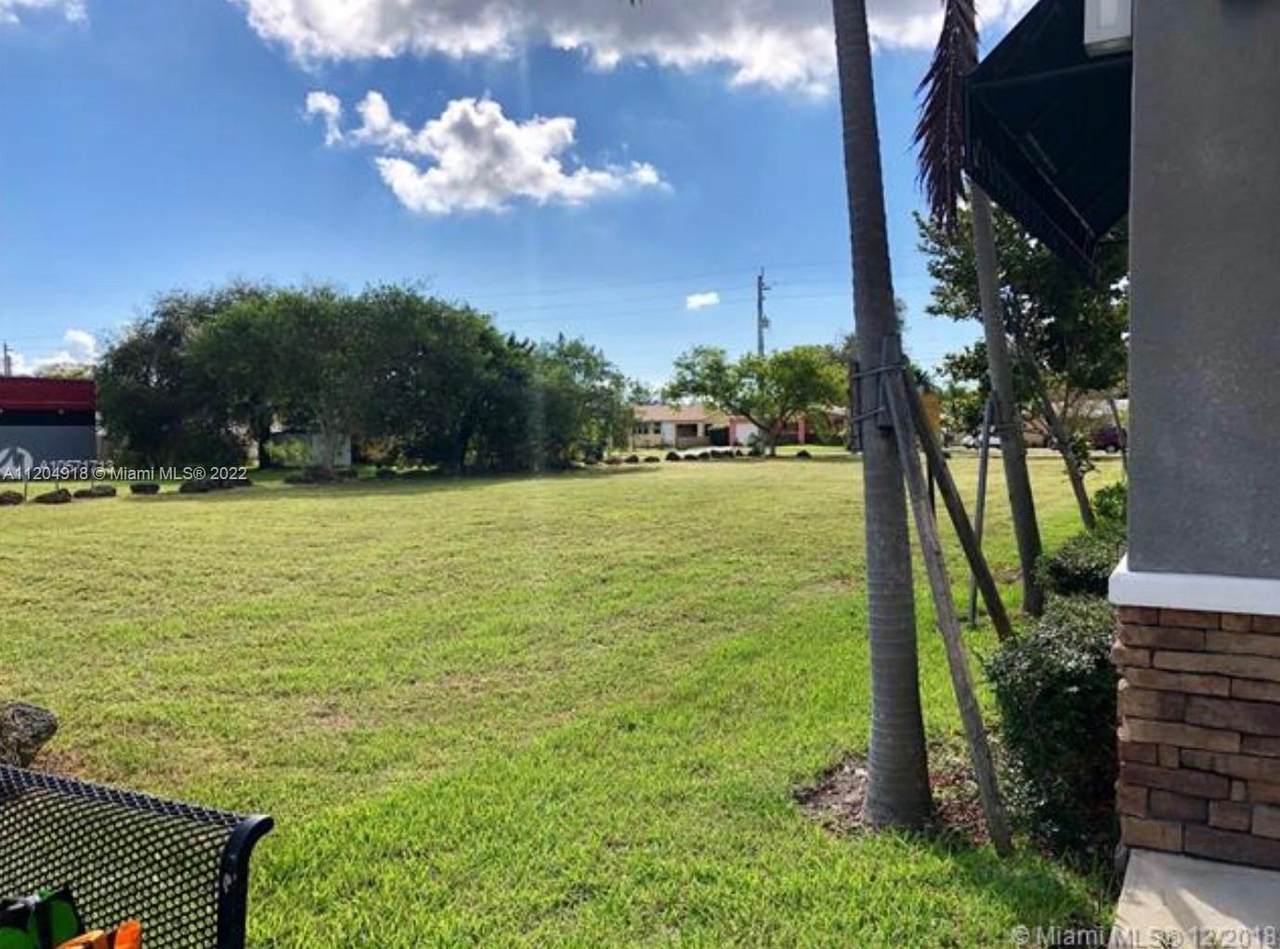 633 Hallandale Beach Blvd - Photo 1
