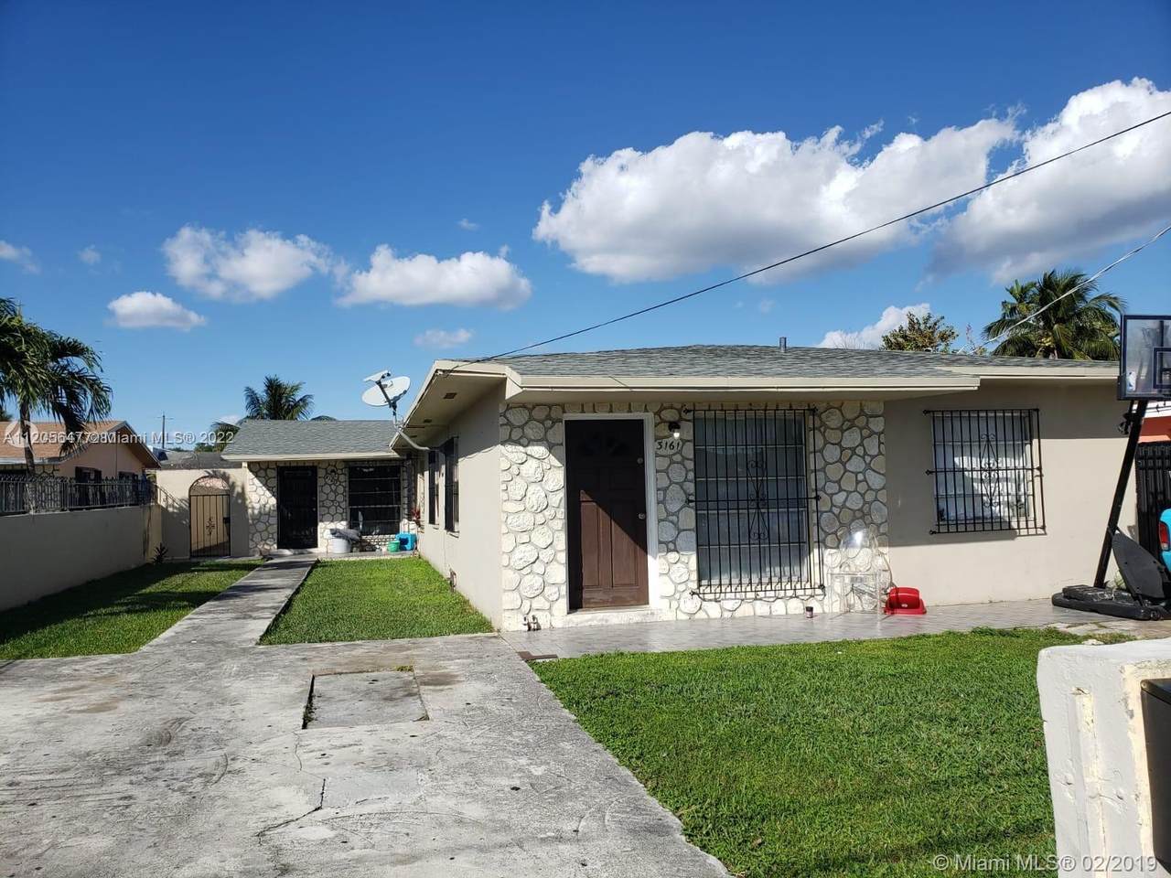 3161 29th St - Photo 1