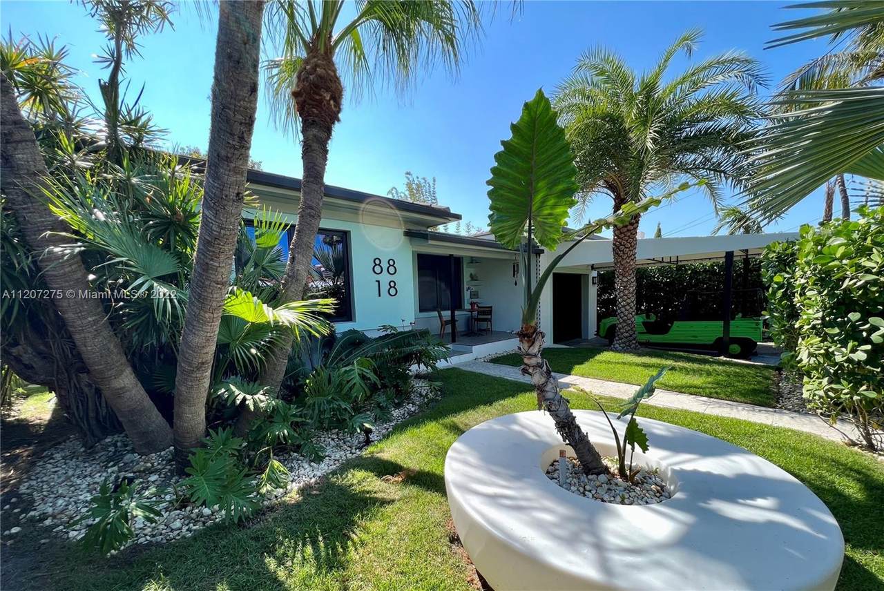 8818 Carlyle Ave - Photo 1