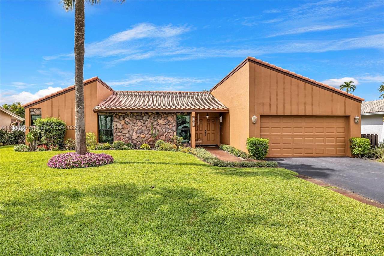 8251 Nw 15th Ct - Photo 1