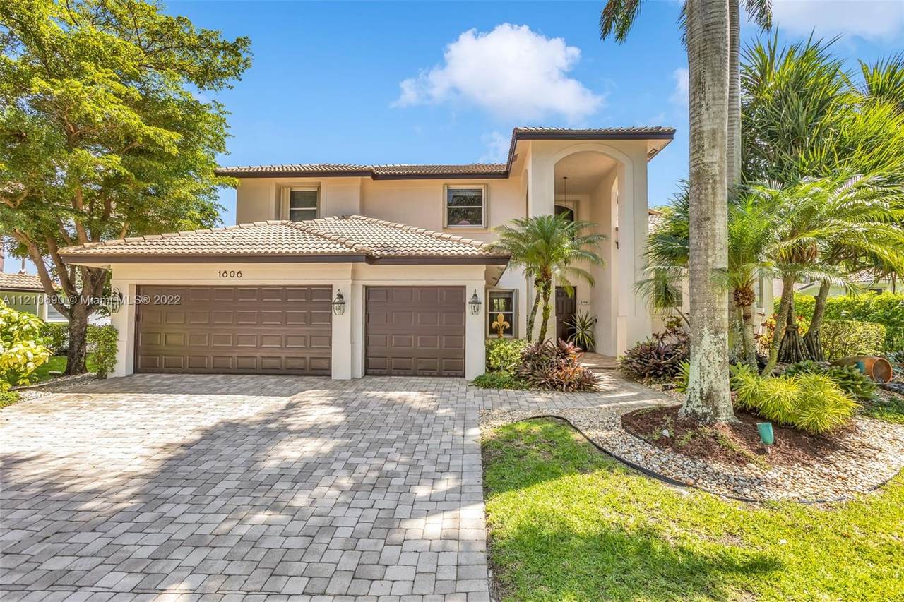 1806 Harbor Pointe Cir - Photo 1