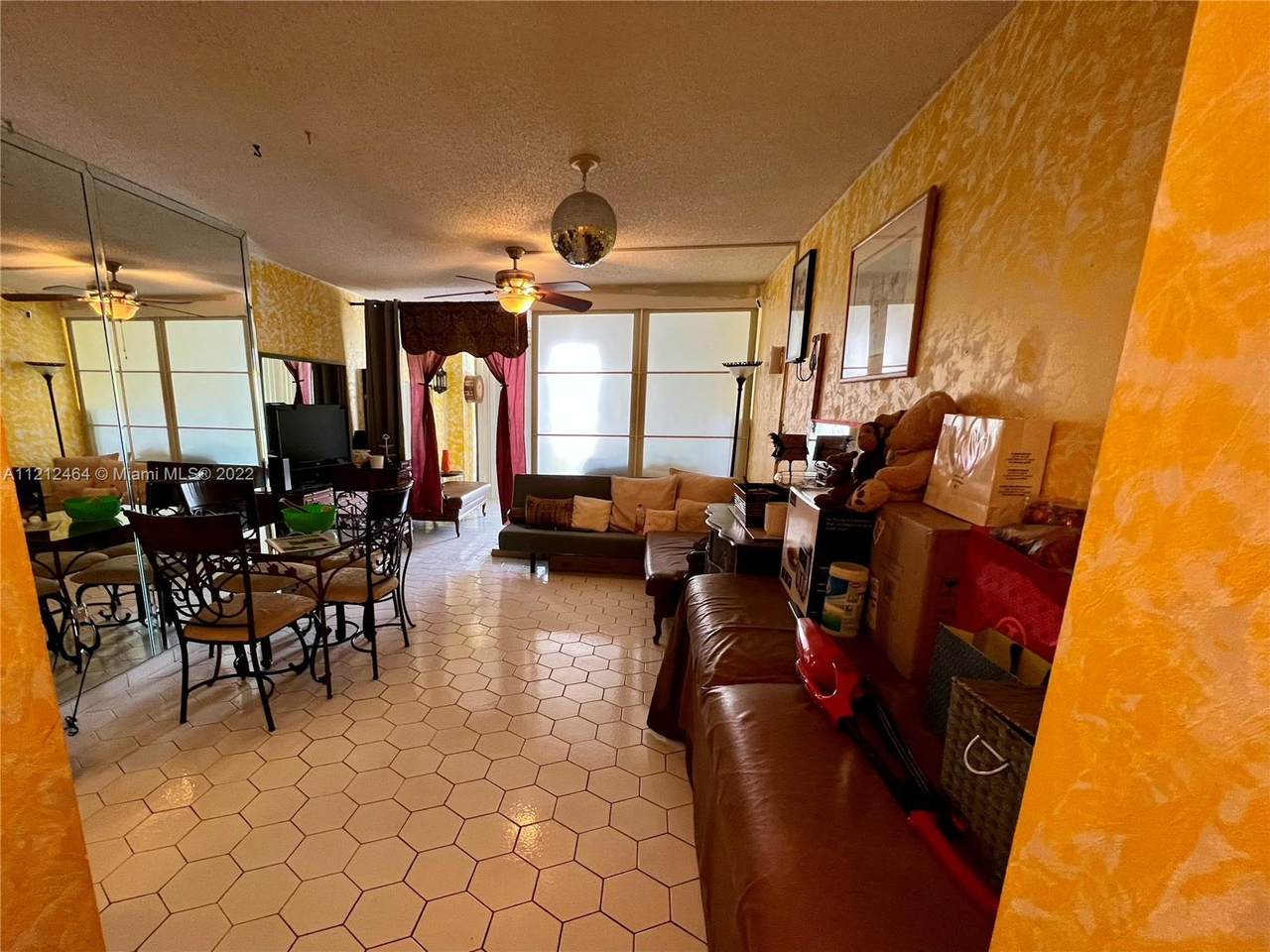 20100 Country Club Dr - Photo 1