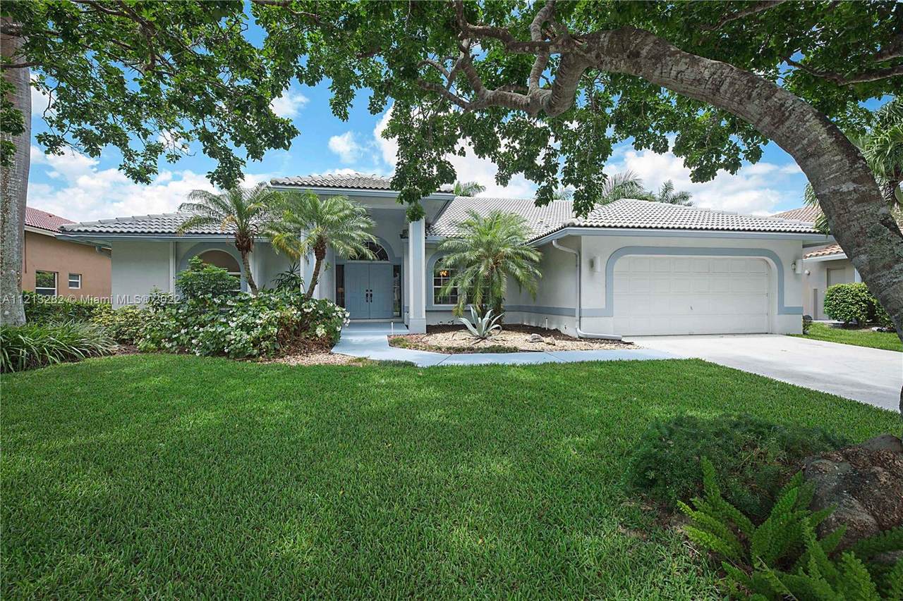 4941 Kensington Cir - Photo 1