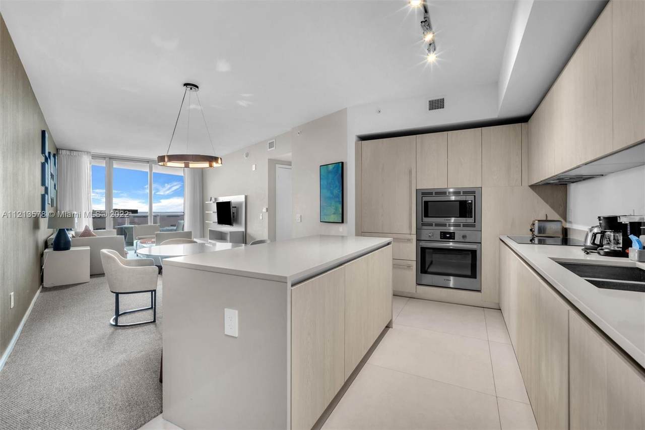 4111 Ocean Dr - Photo 1
