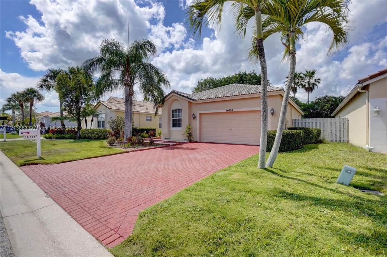 10709 Oak Bend Way - Photo 1
