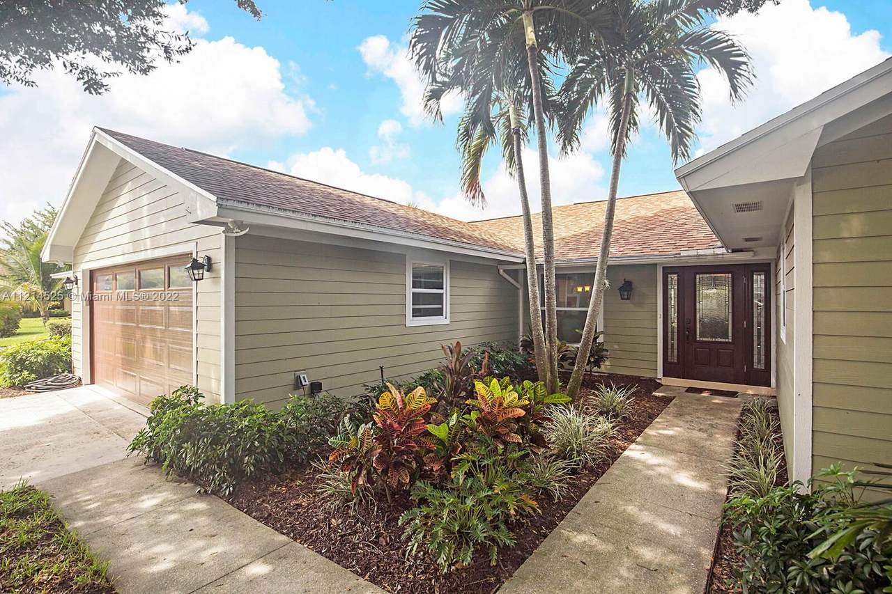 2626 Pepperwood Cir S - Photo 1