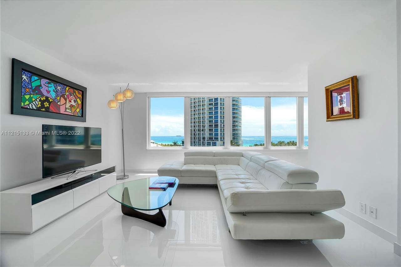 400 Pointe Dr - Photo 1
