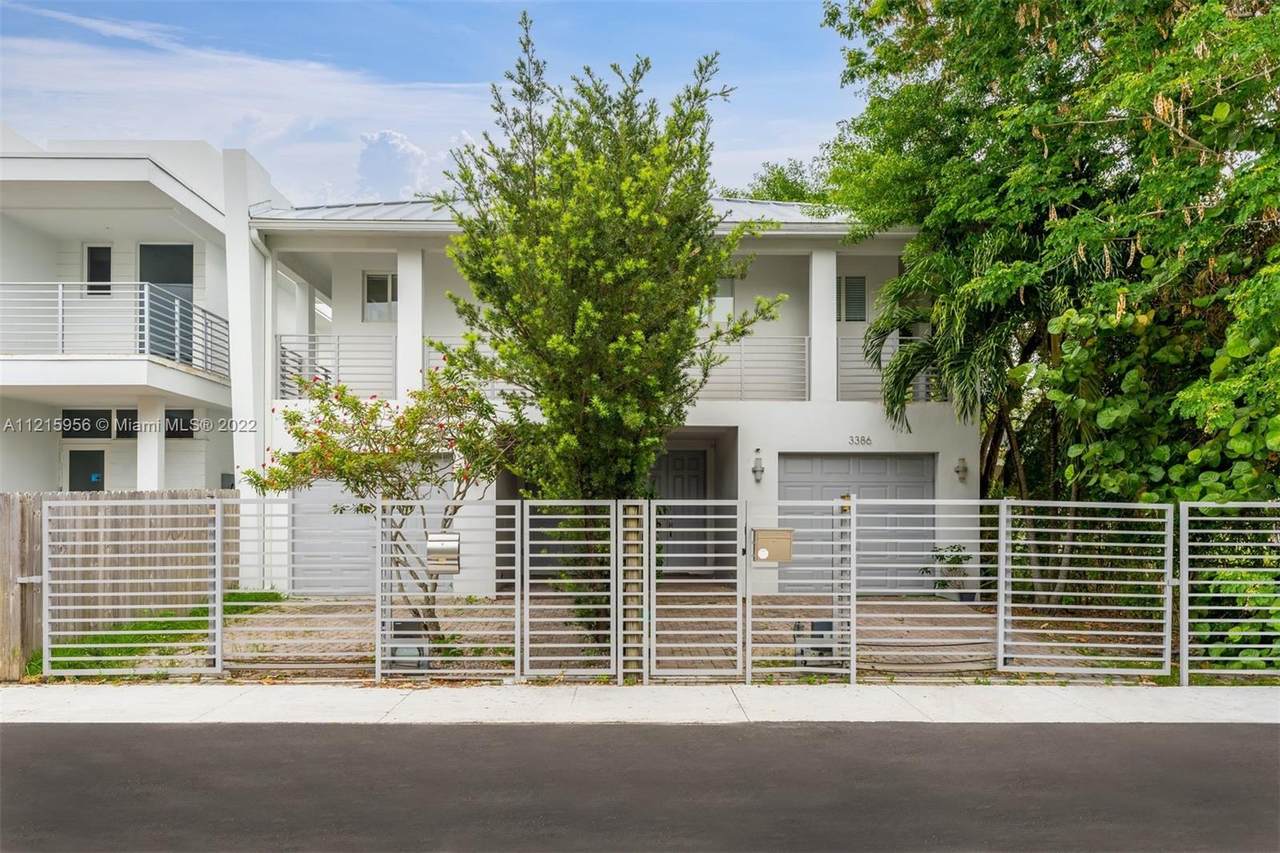 3384 Day Ave - Photo 1