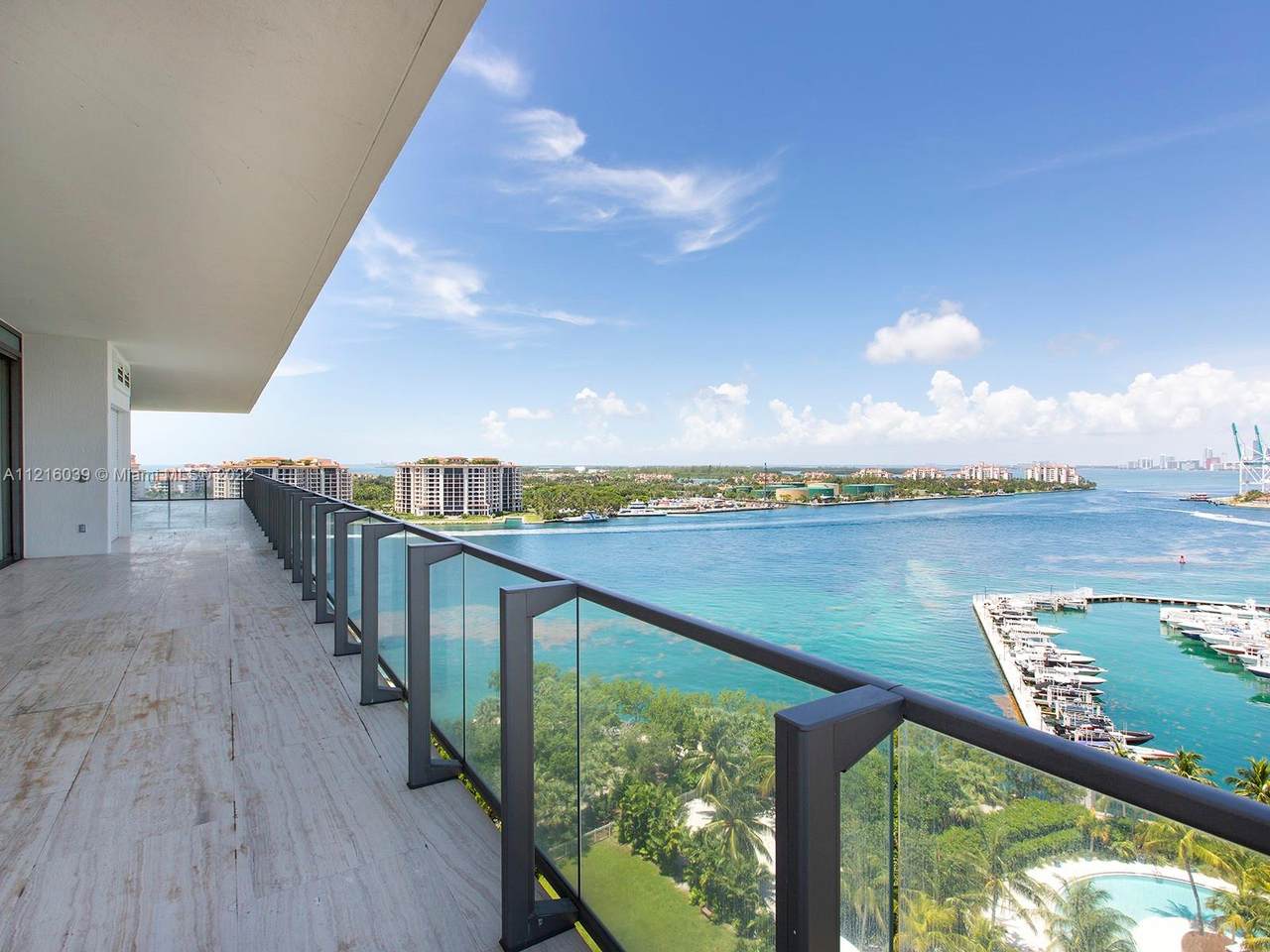 800 Pointe Dr - Photo 1
