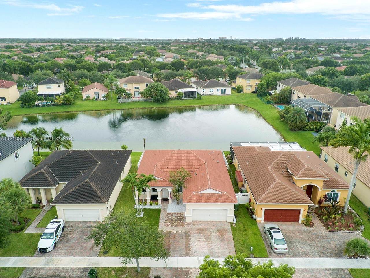 1531 16th Ave - Photo 1