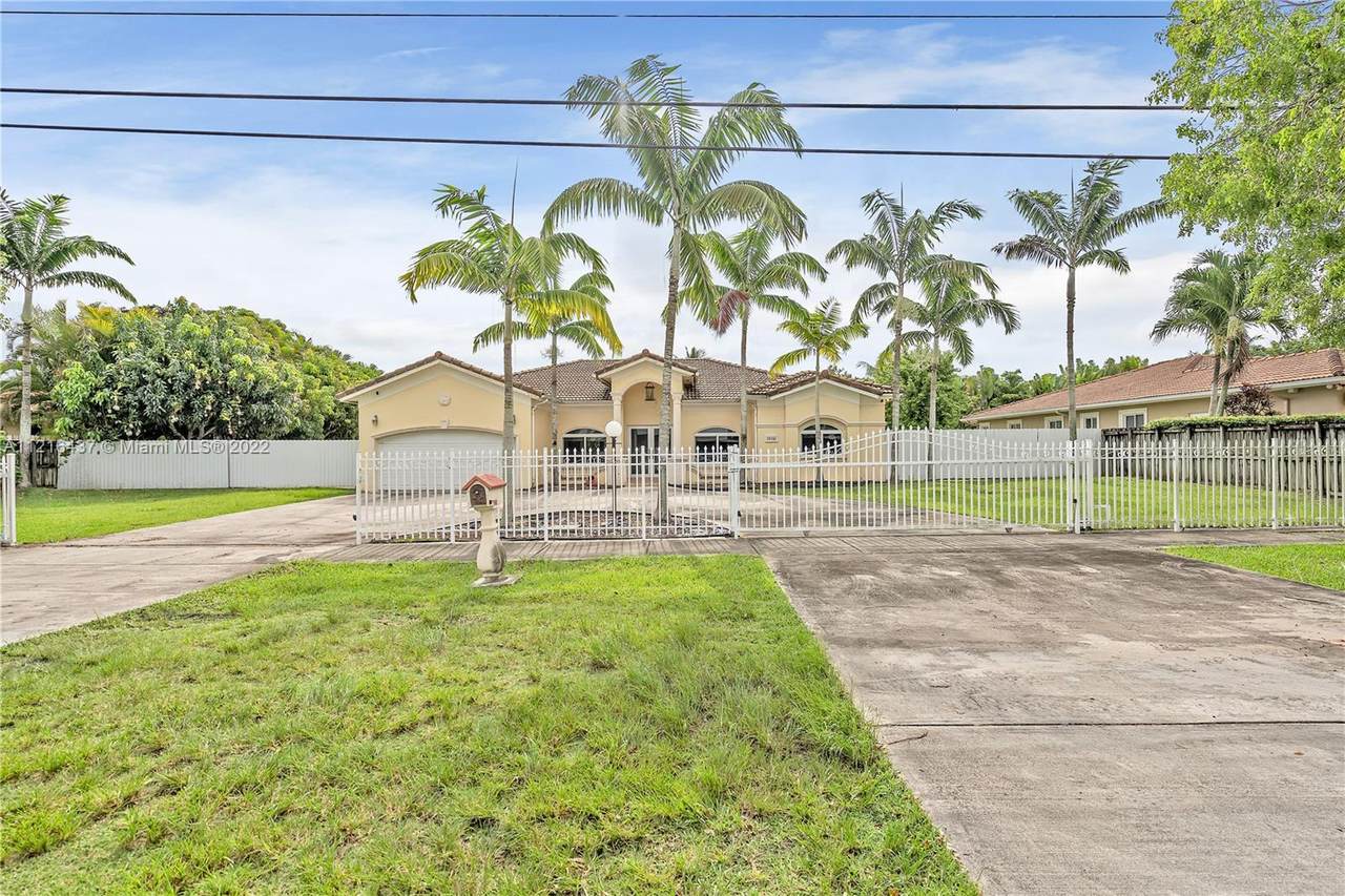 19701 137th Ave - Photo 1