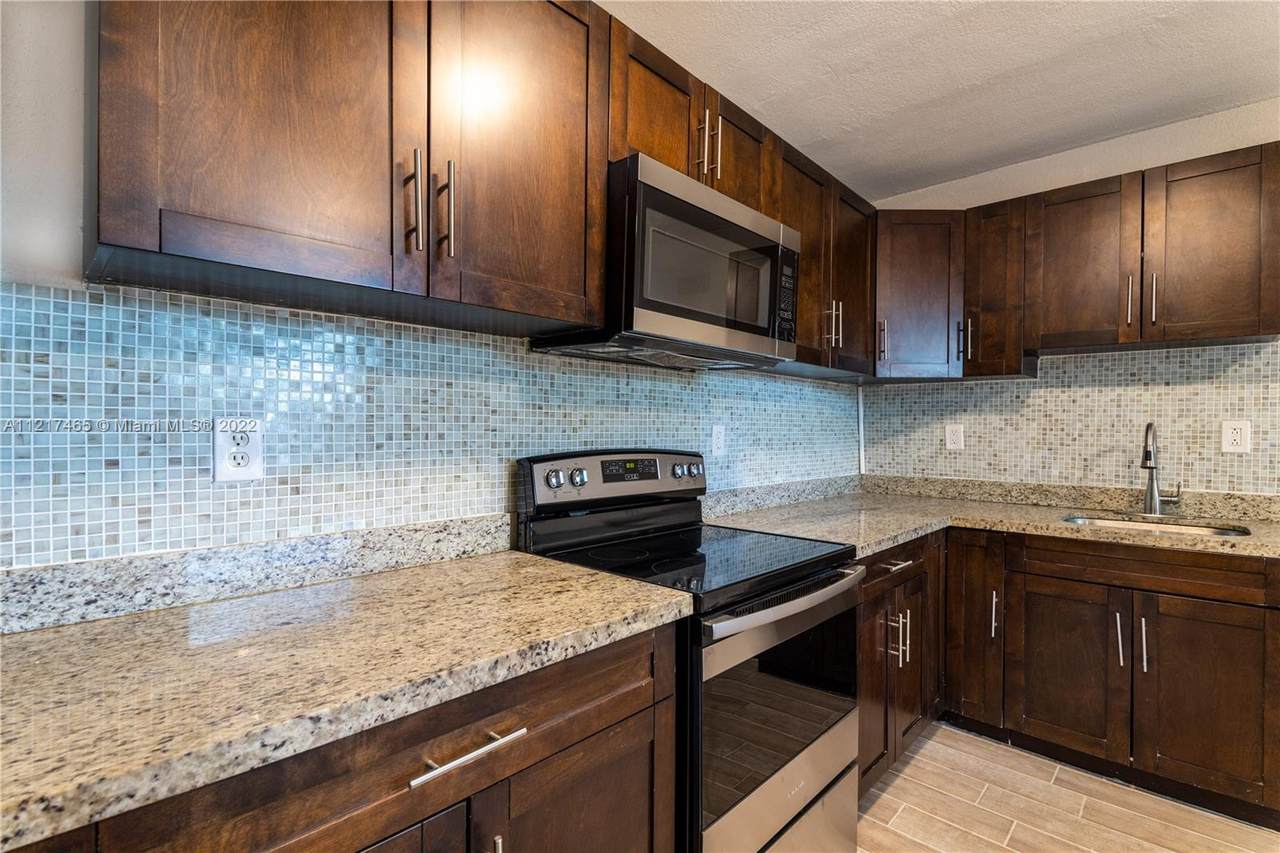 601 Flagler Ave - Photo 1
