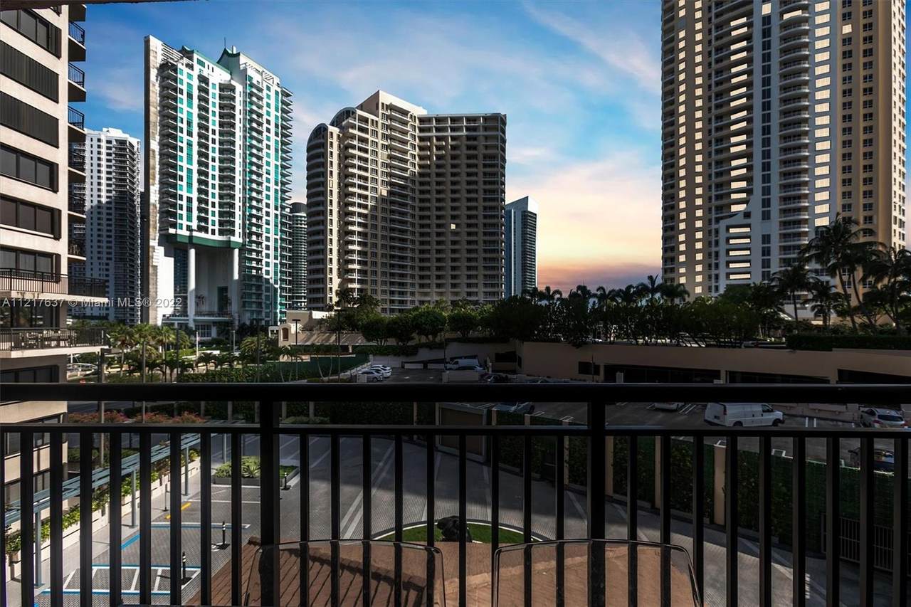 540 Brickell Key Dr - Photo 1