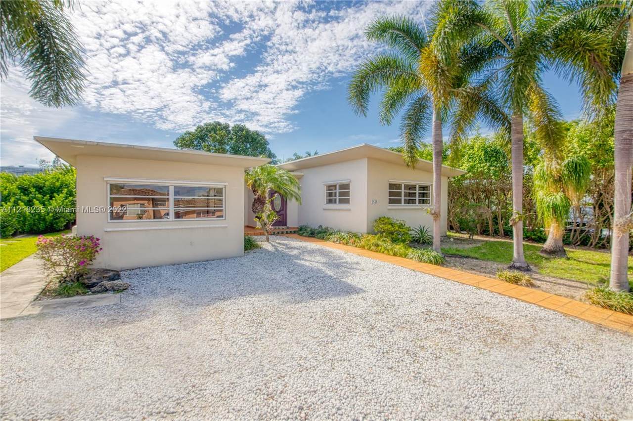 7525 Adventure Ave - Photo 1