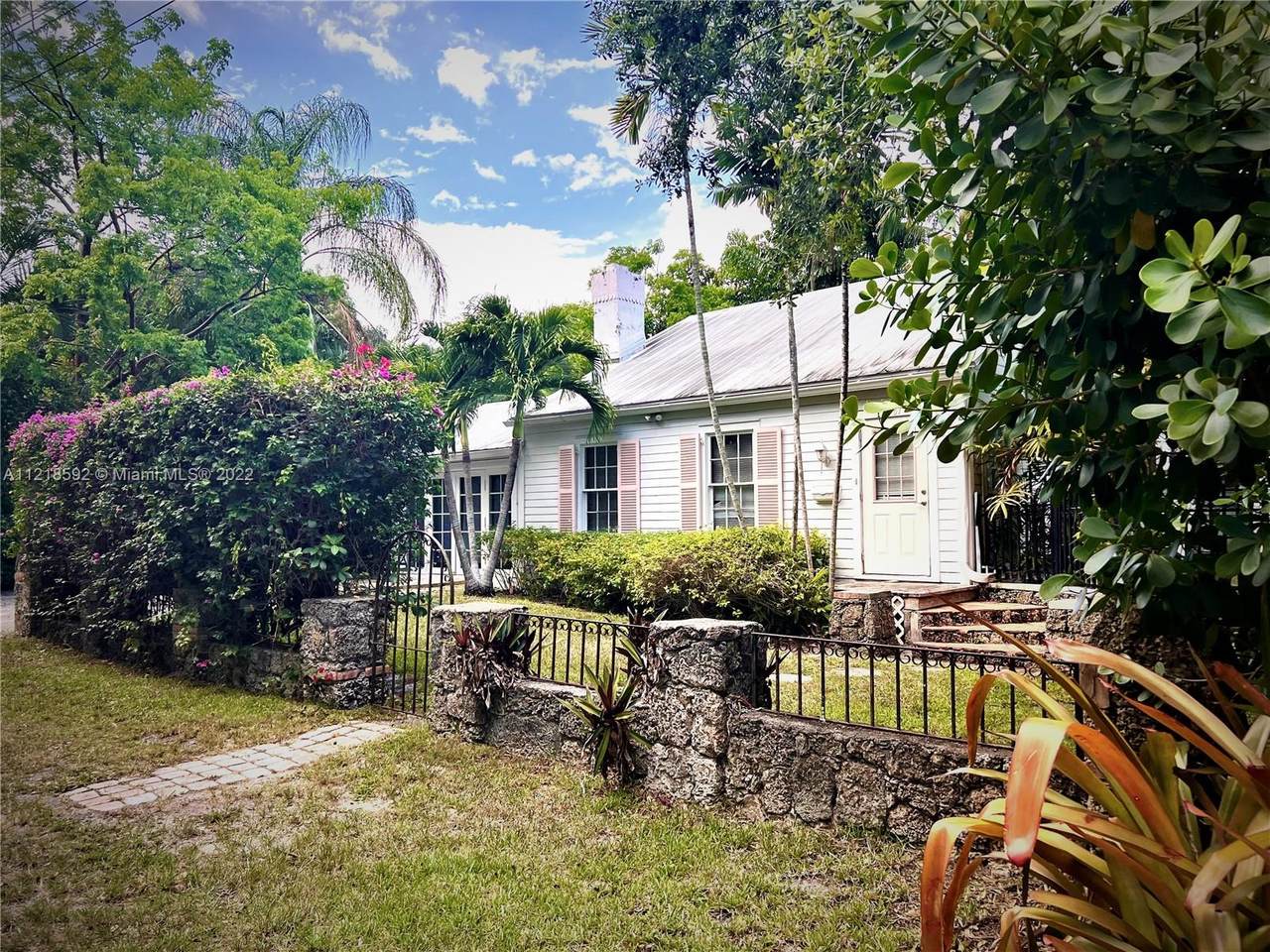 3951 Park Dr - Photo 1