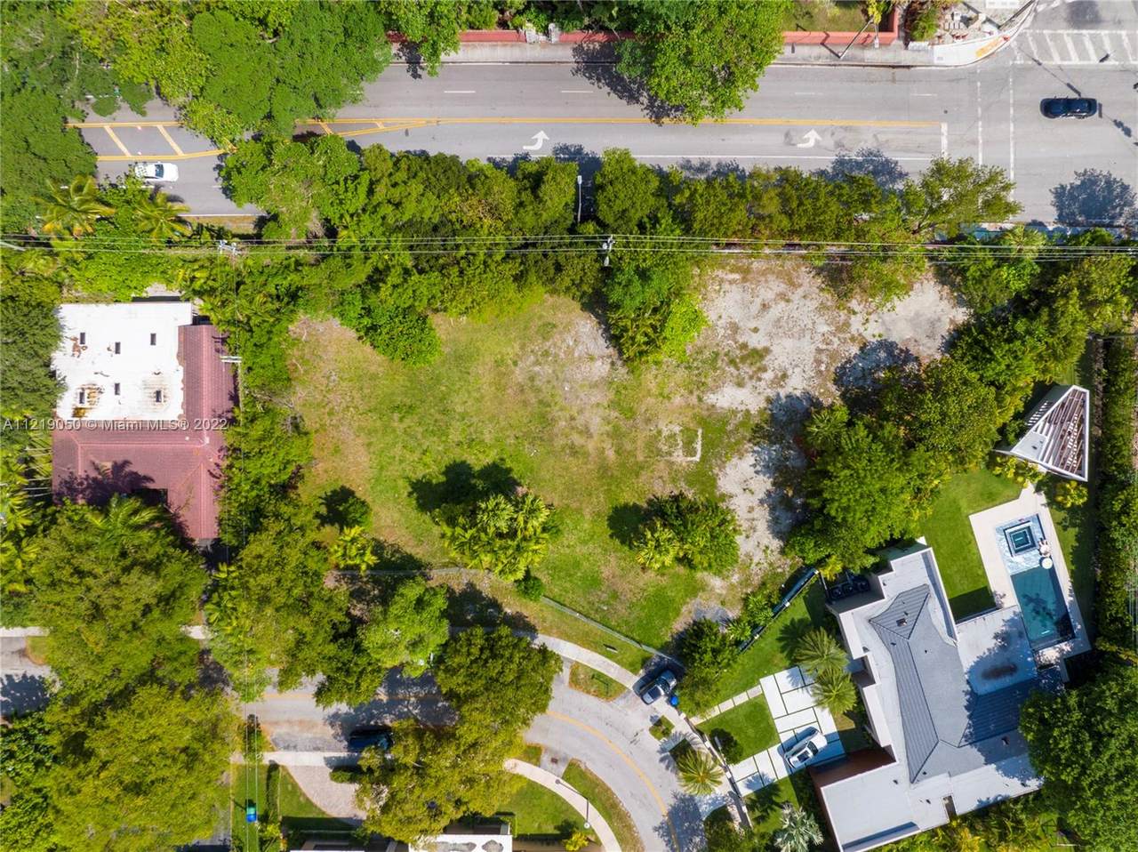 233 Shore Drive East - Photo 1