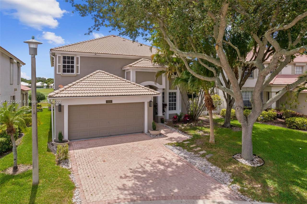 1231 Avondale Ln - Photo 1