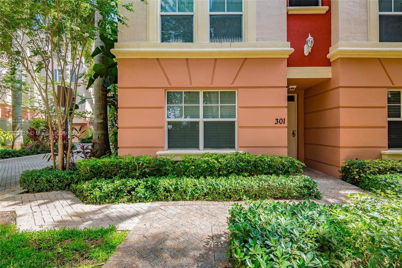 1033 17th Way - Photo 1
