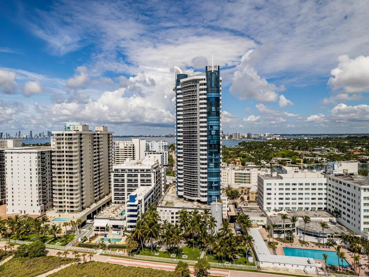 6301 Collins Ave, Apt 2505 - Photo 1