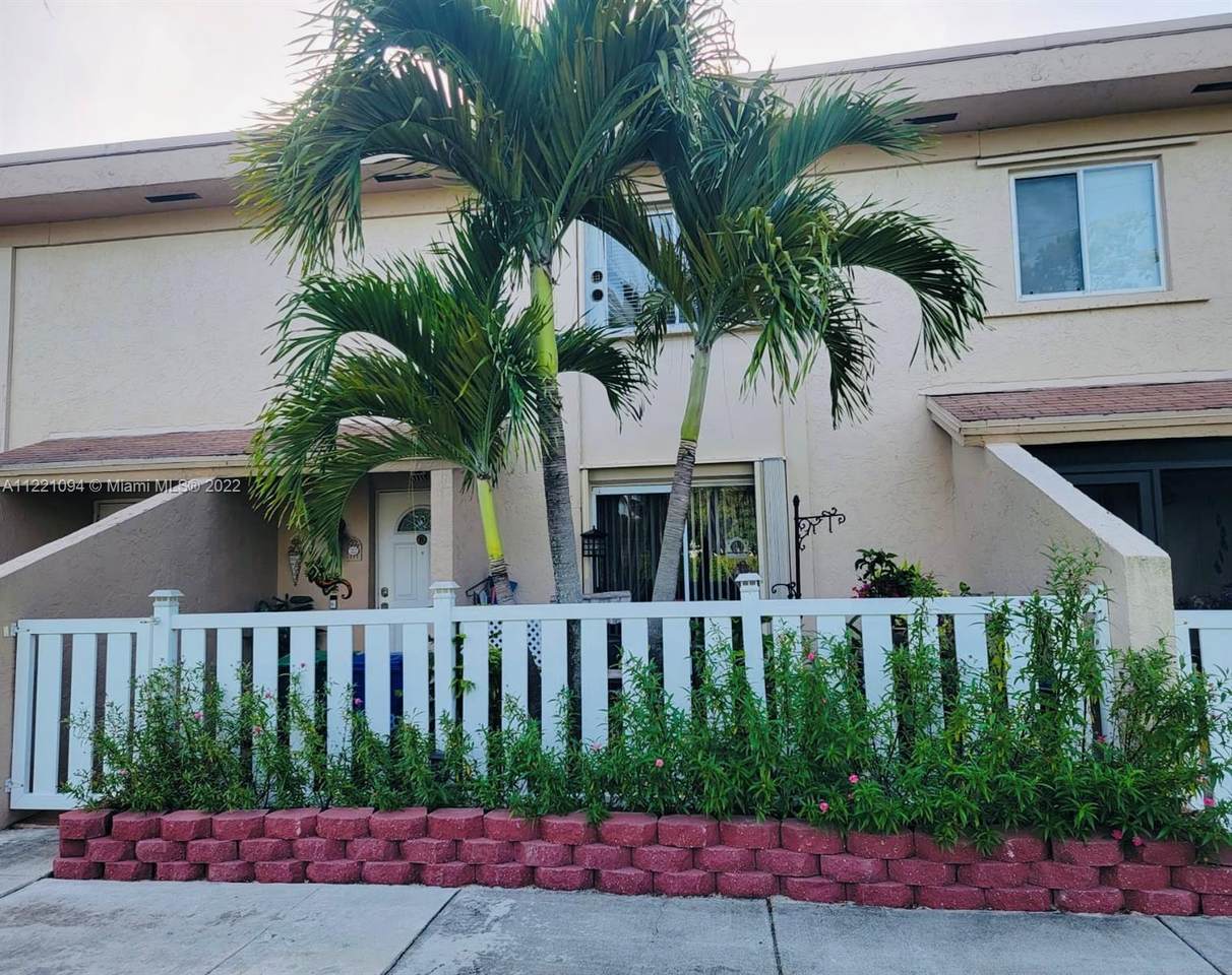 1419 80th Ave - Photo 1