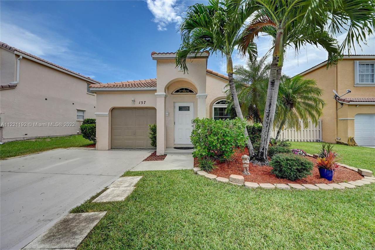157 152nd Ave - Photo 1