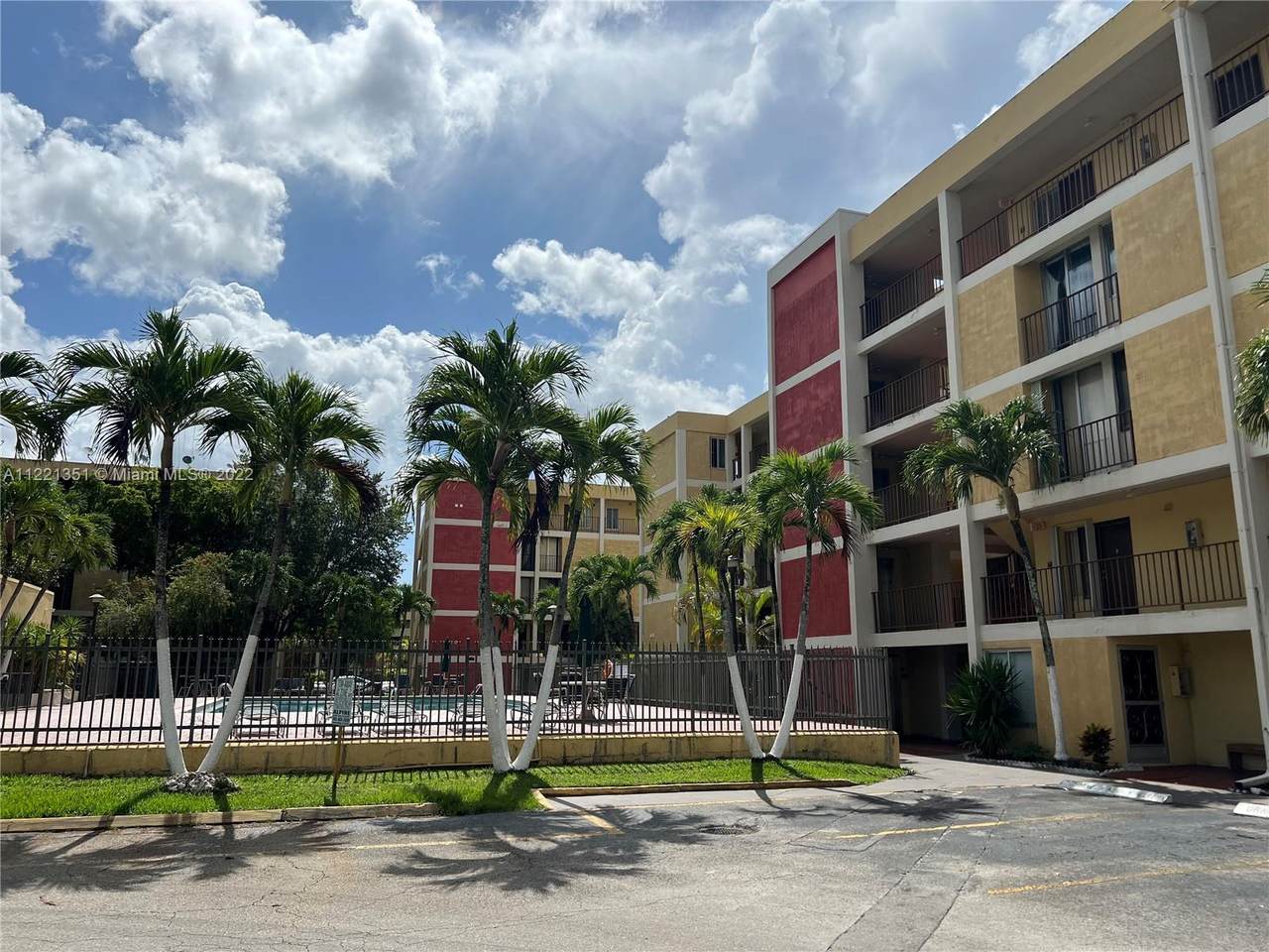 9240 Fontainebleau Blvd - Photo 1