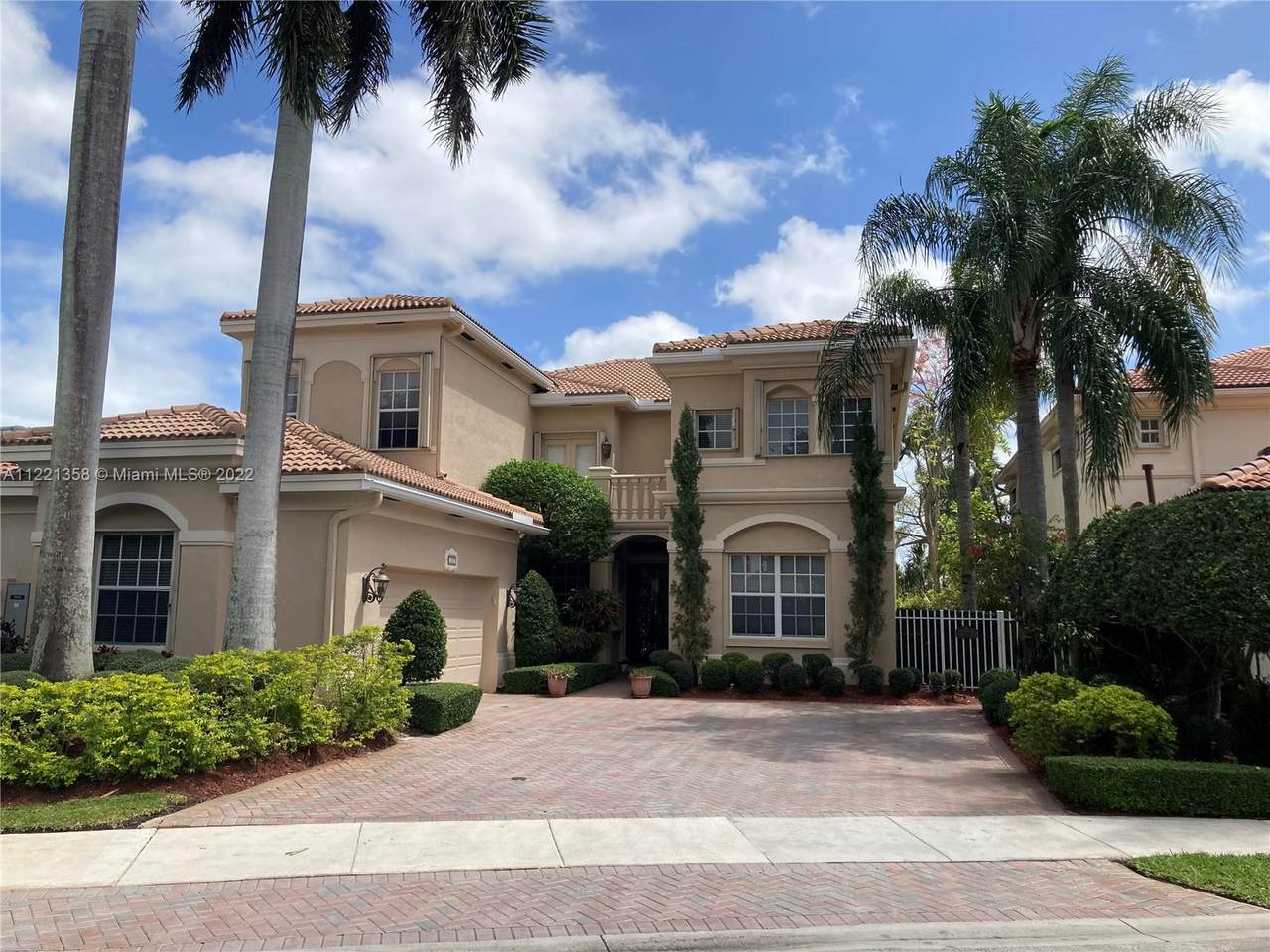 1678 Presidential Way - Photo 1