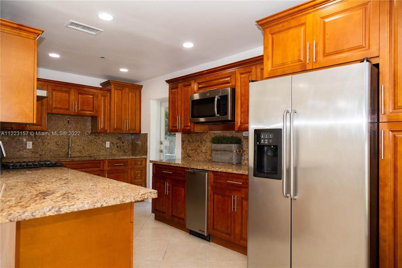 251 110th St - Photo 1