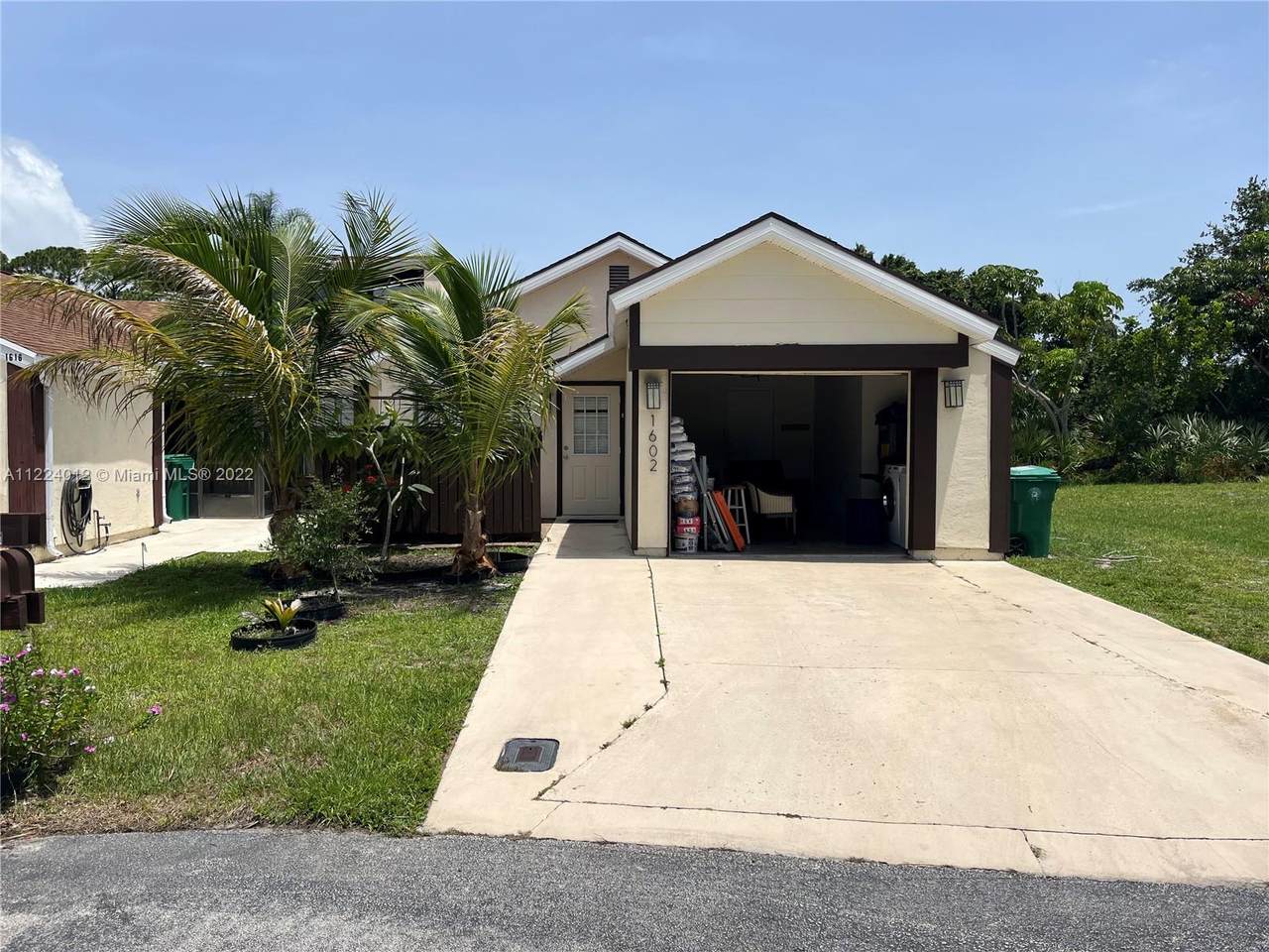 1602 Gainswood Ct - Photo 1