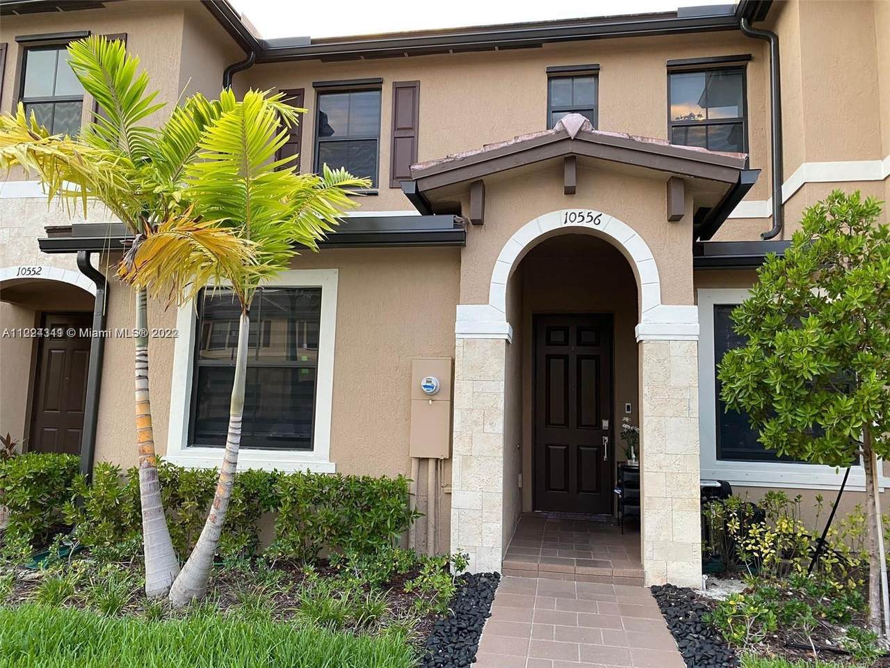 10556 32nd Ln - Photo 1