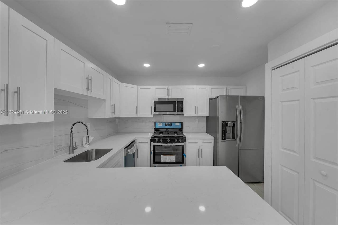 6211 116th Pl - Photo 1