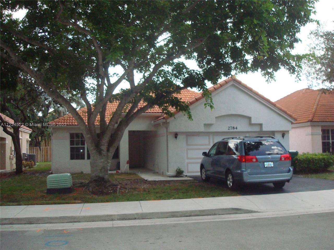 2784 Oakleigh Ln - Photo 1