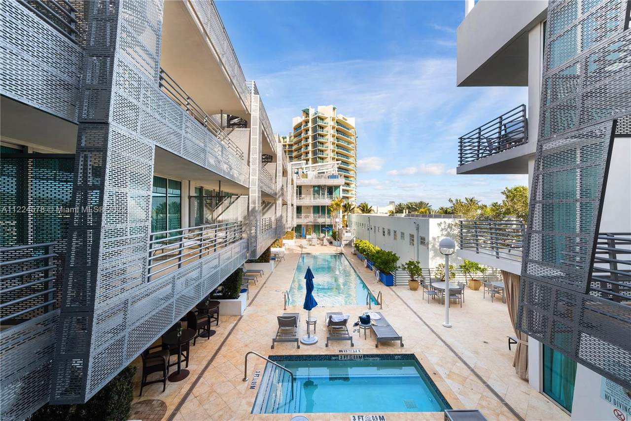 1437 Collins Ave - Photo 1