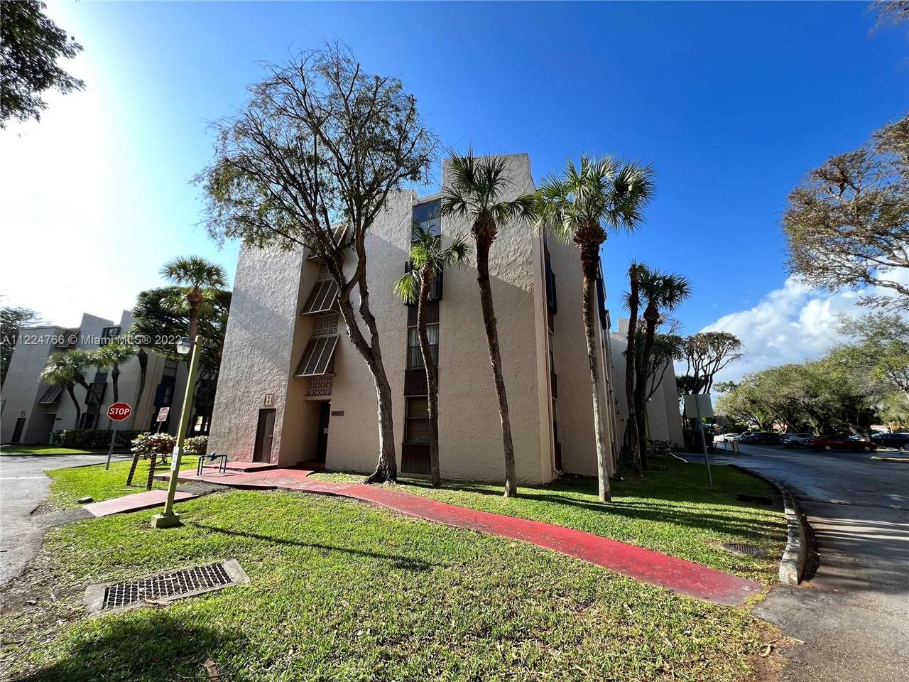 14501 Kendall Dr - Photo 1