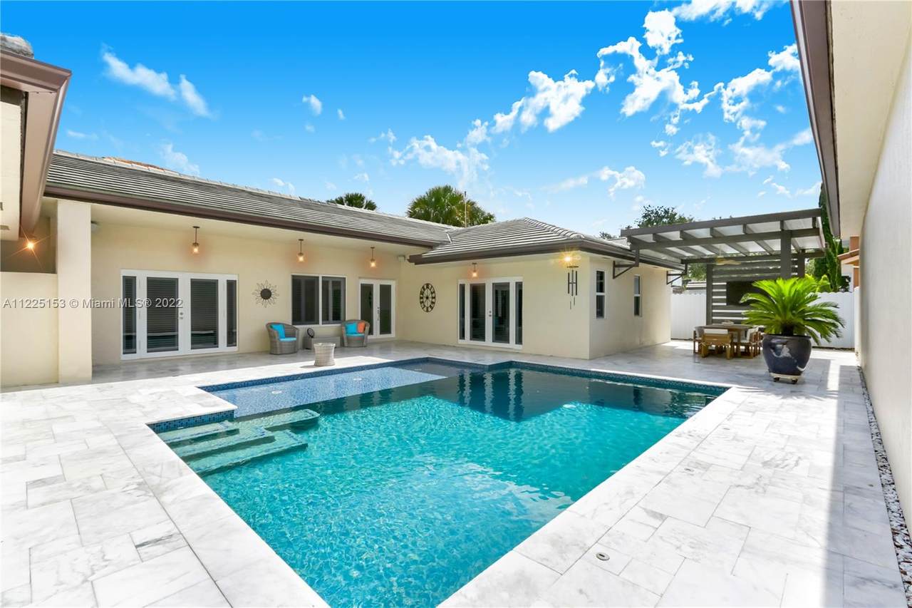 15241 89th Ave - Photo 1