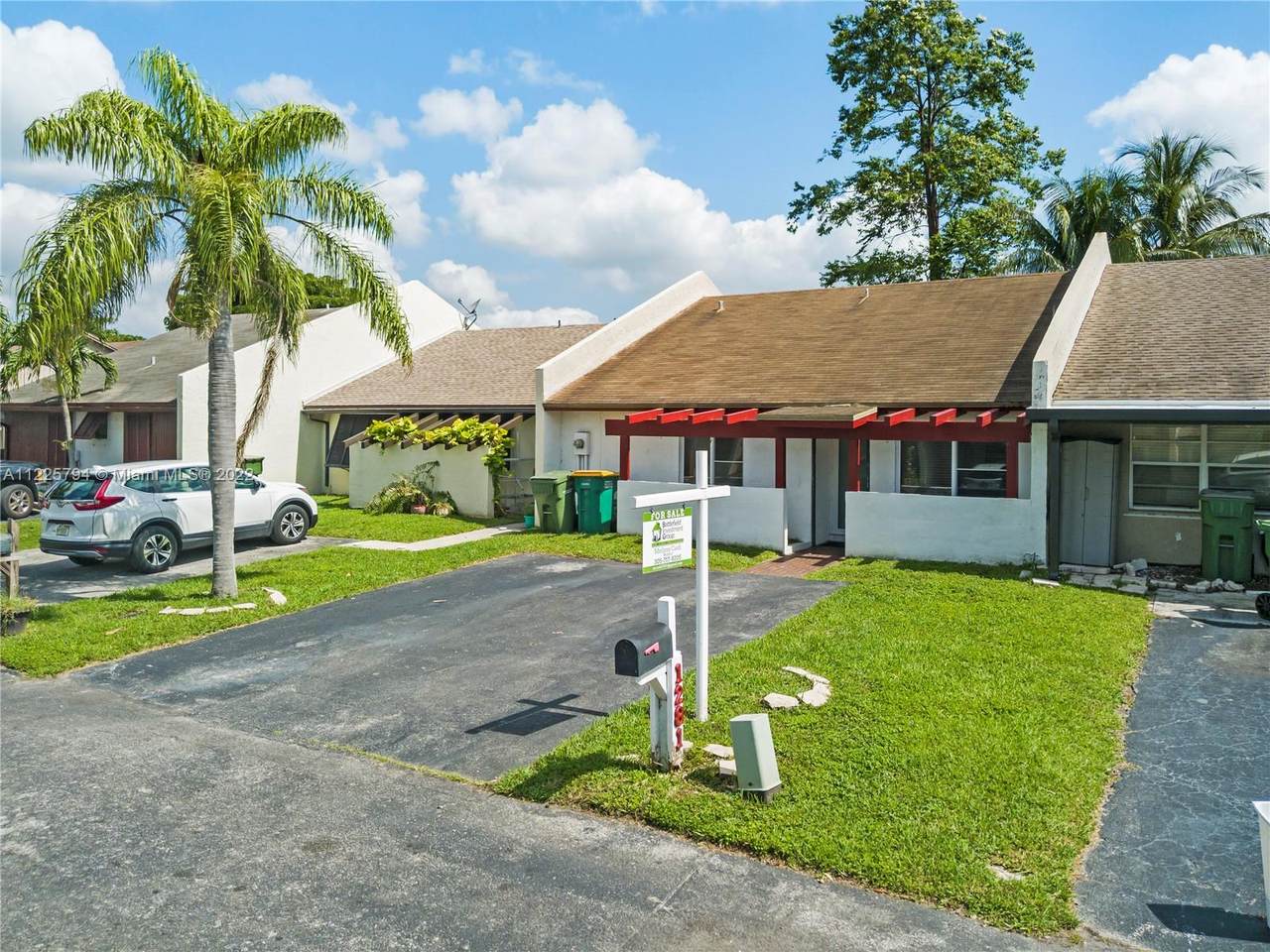 1281 Sandpiper Blvd - Photo 1