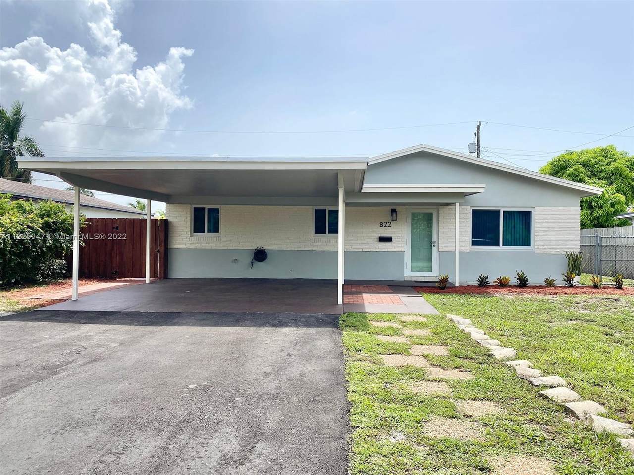 822 12th Ave - Photo 1