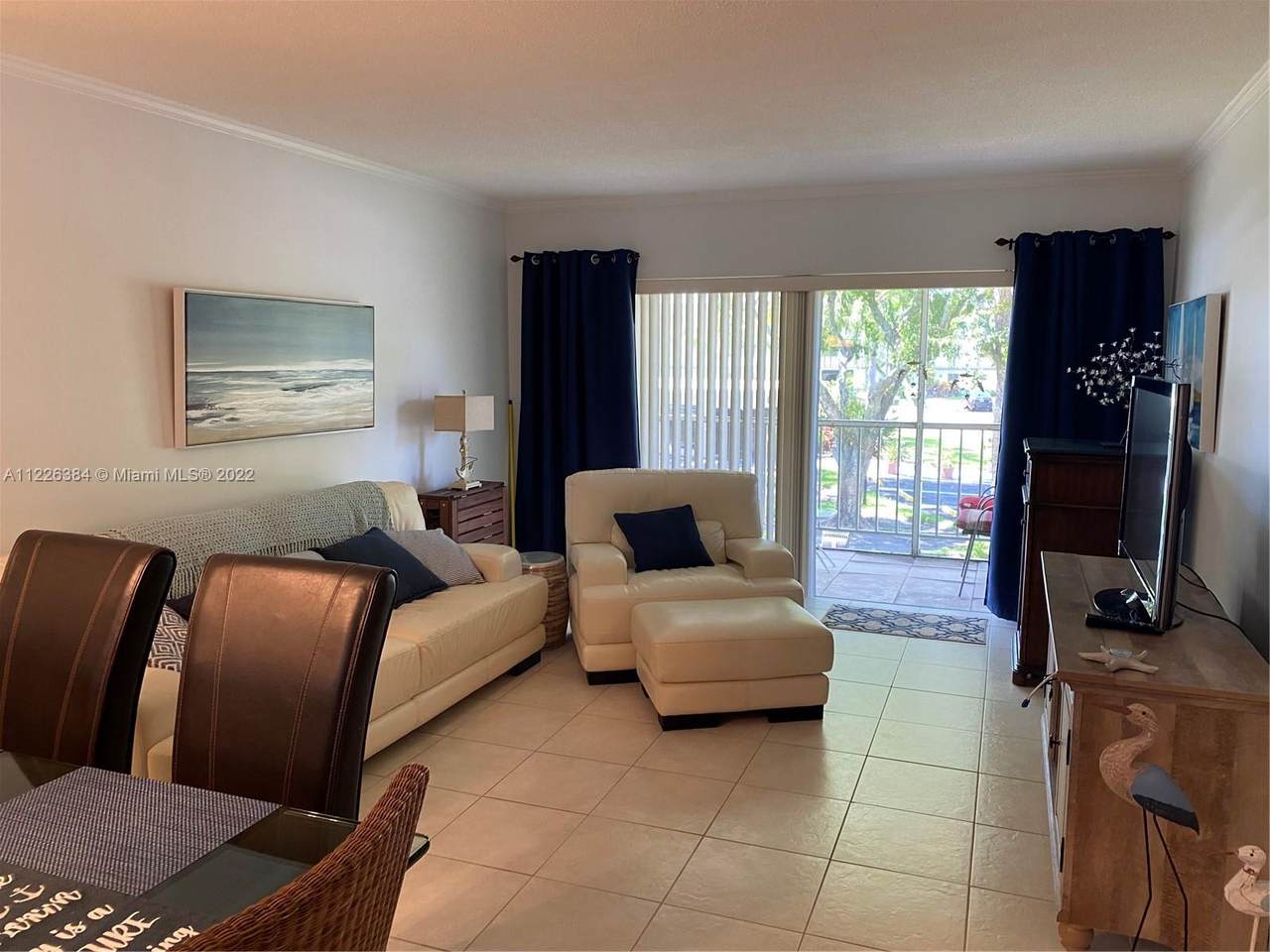 1101 Hillcrest Ct - Photo 1
