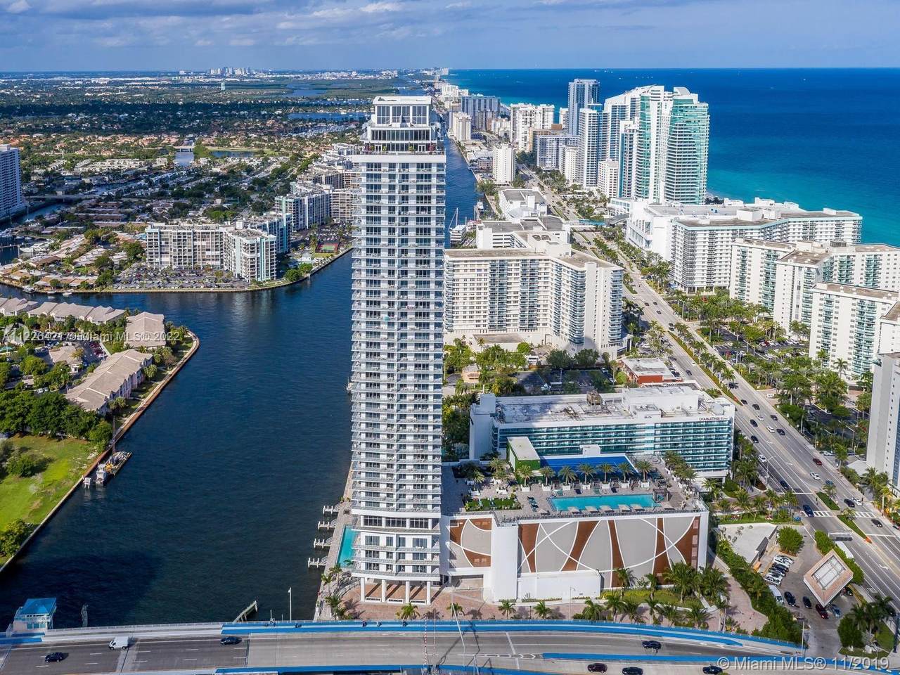 4010 Ocean Dr - Photo 1