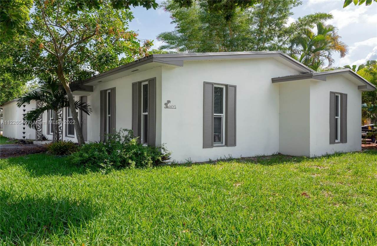 1459 Rodman St - Photo 1