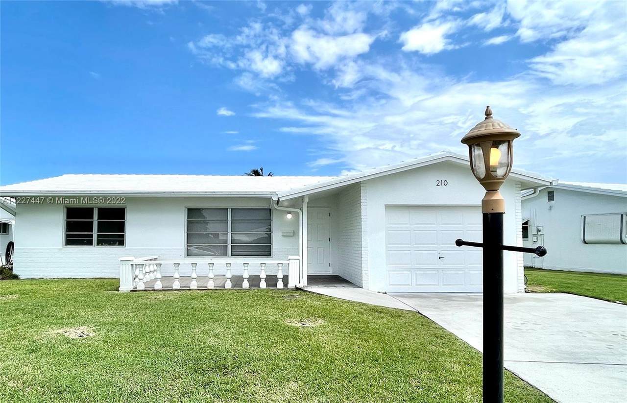 210 29th Ct - Photo 1