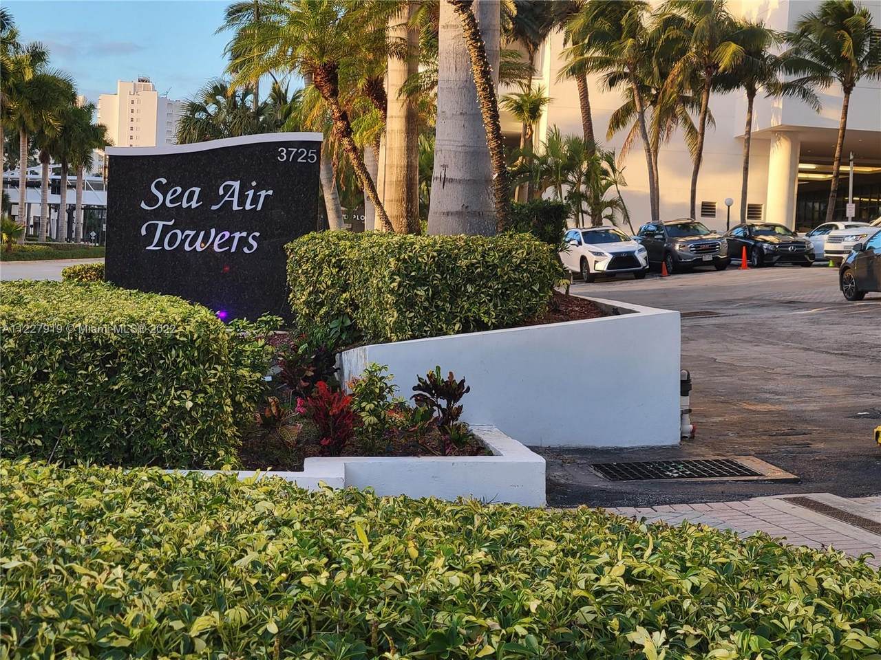 3725 Ocean Dr - Photo 1