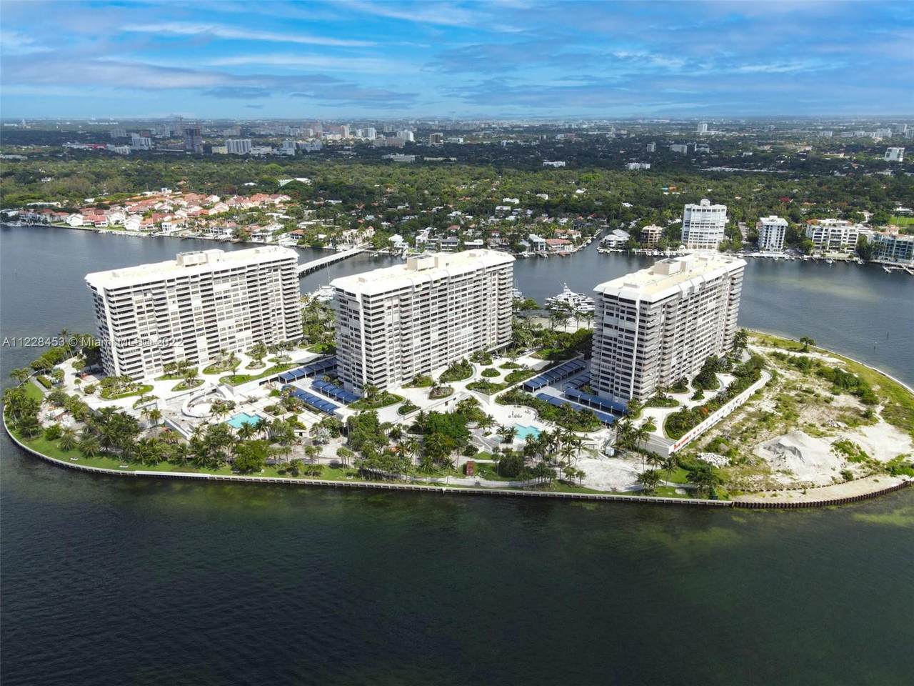 3 Grove Isle Dr - Photo 1