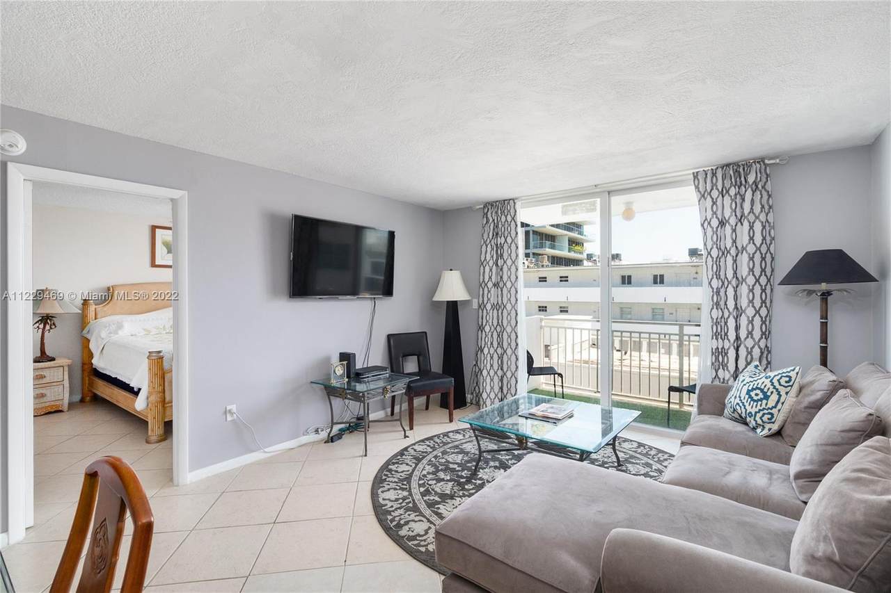 345 Ocean Dr - Photo 1