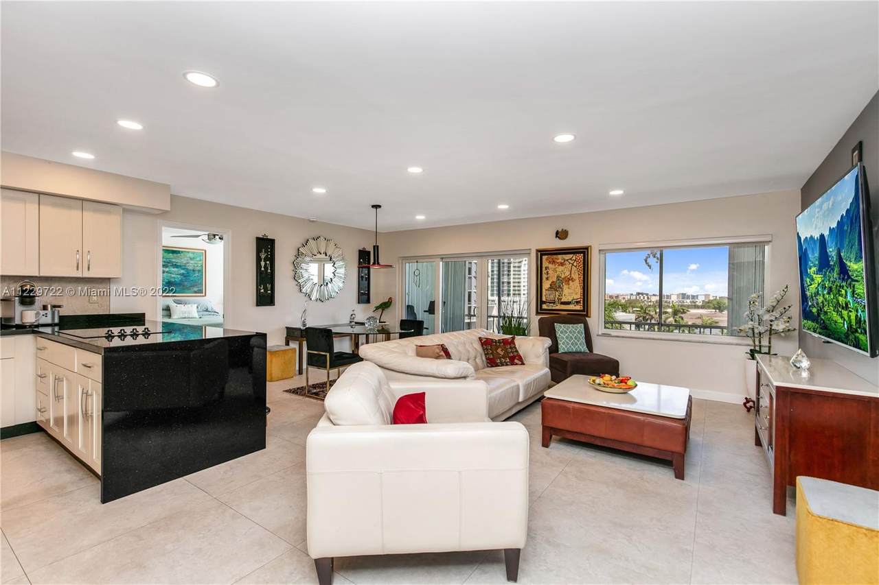 200 Diplomat Pkwy - Photo 1