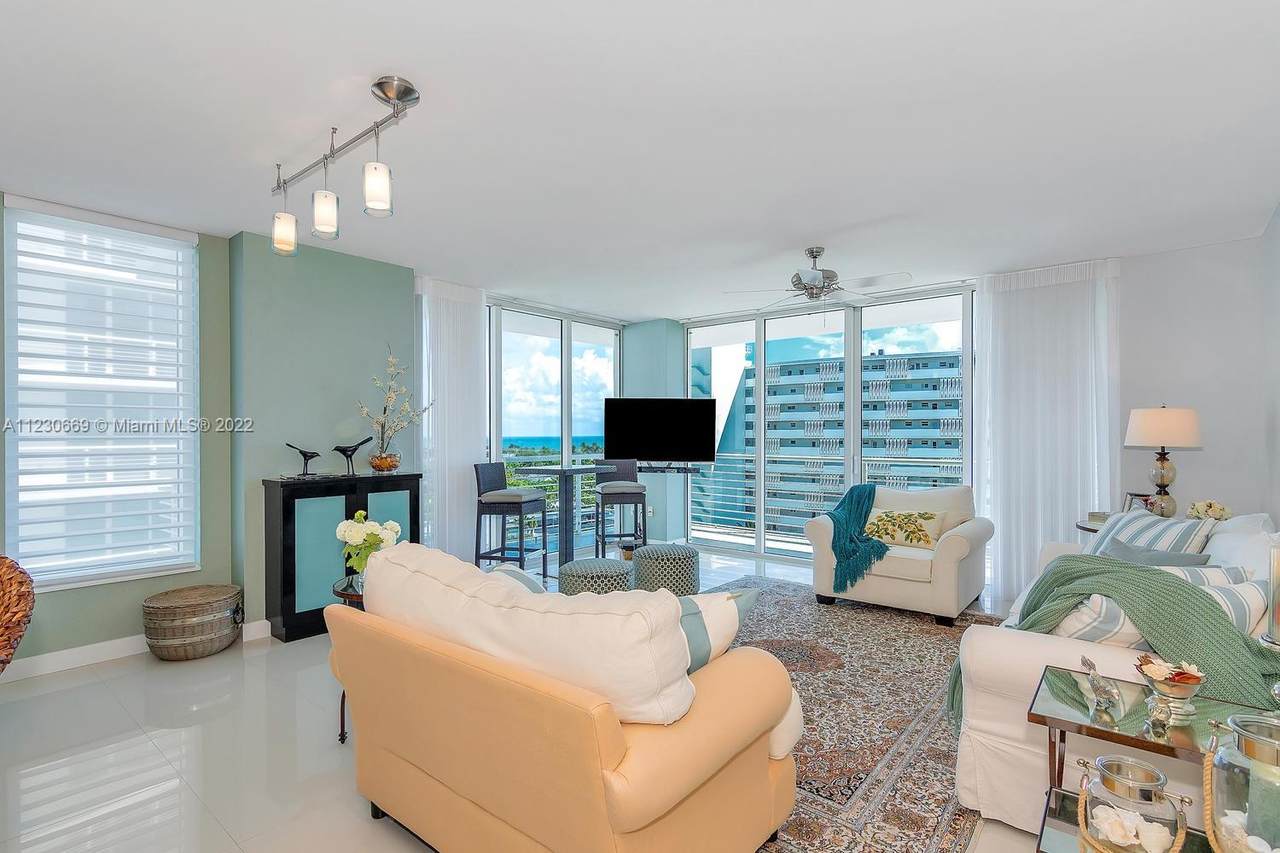 2821 Ocean Blvd - Photo 1