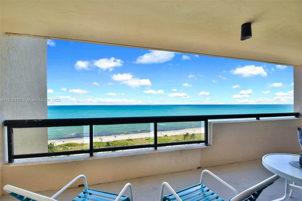 2555 Collins Ave - Photo 1