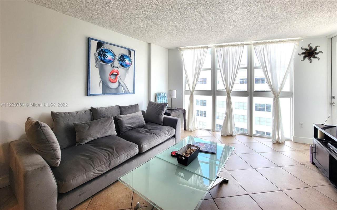 1228 West Ave - Photo 1