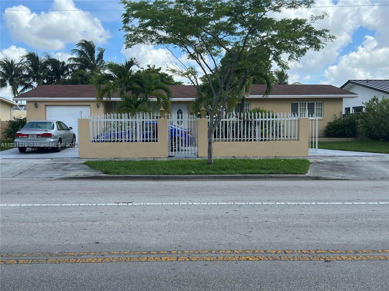 1185 60th St - Photo 1