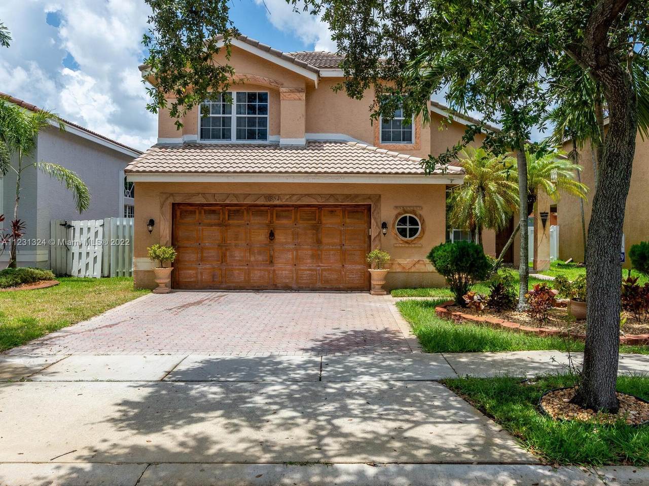 1854 152nd Way - Photo 1